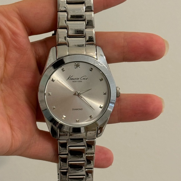 Keneth Cole Watch - Picture 2 of 2
